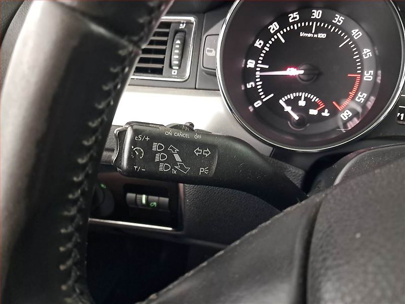 Škoda Superb (2012) 2.0 TDI, 4X4, levný provoz - fotka 21 z 22