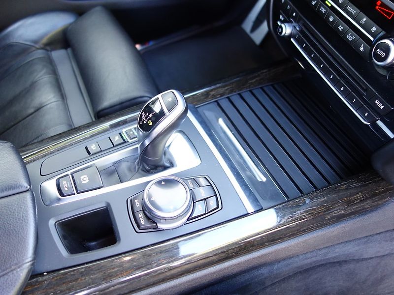 BMW X5 (2014) 4.0D*XD*M-PAKET*WEBASTO*1M*CZ! - fotka 23 z 50