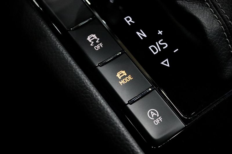 Škoda Superb 3 2.0 TSI 162 kW DSG Sportline - fotka 41 z 48