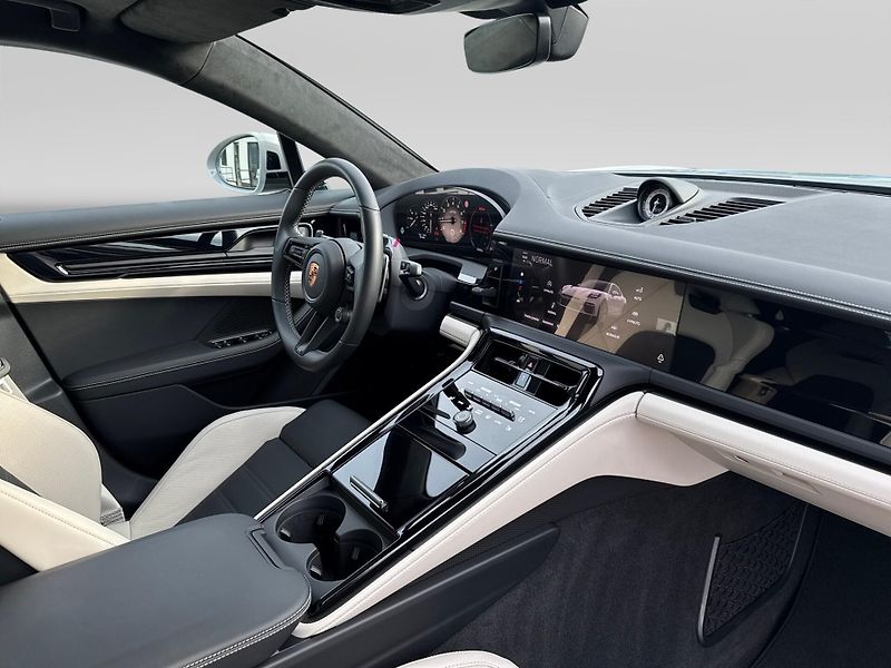 Porsche Panamera GTS - fotka 18 z 30