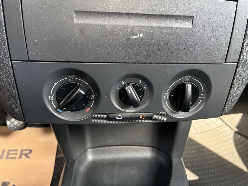 Škoda Fabia Kombi 1.9TDi 74kW ELEGANCE     - fotka 17 z 22