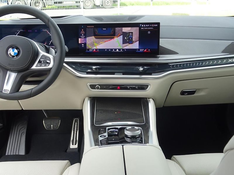 BMW X6 xDrive40d - fotka 6 z 7