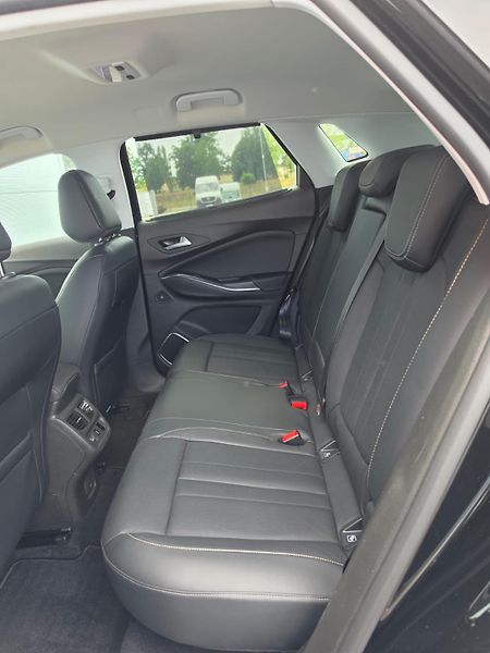 Opel Grandland X 1.5CDTi 96kW Ultimate LED 1Maj - fotka 24 z 27