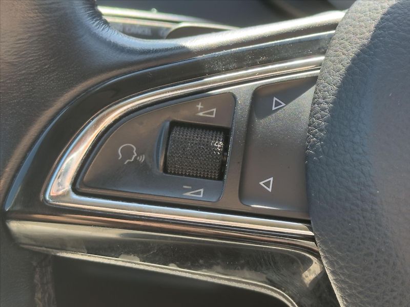 Škoda Octavia 1,6 TDI DSG CZ Style LED DPH - fotka 23 z 38