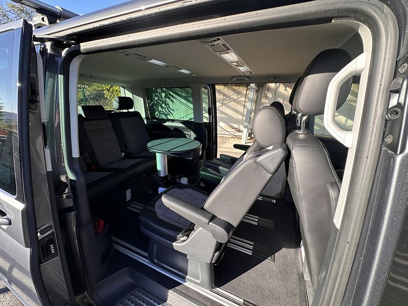 Volkswagen Multivan (2022) - fotka 7 z 21