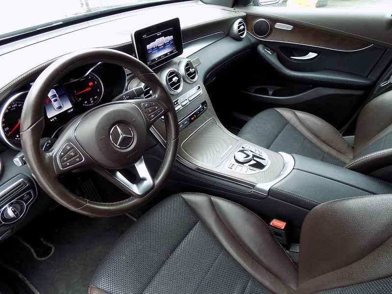 Mercedes-Benz GLC (2018) 250d/AMG Line/4-Matic/ČR/DPH/ - fotka 11 z 40