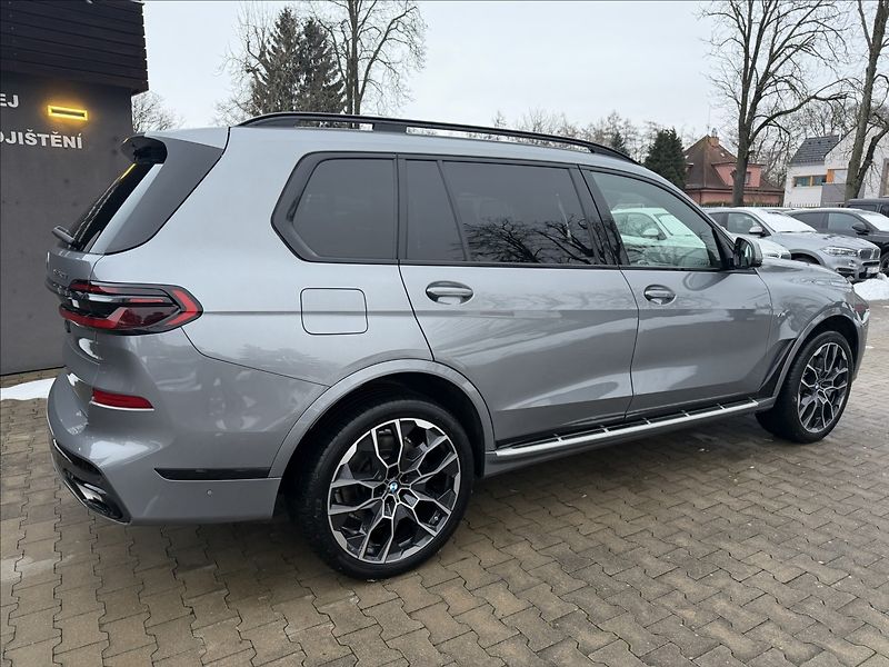 BMW X7 40d Xdrive Msport - fotka 5 z 40