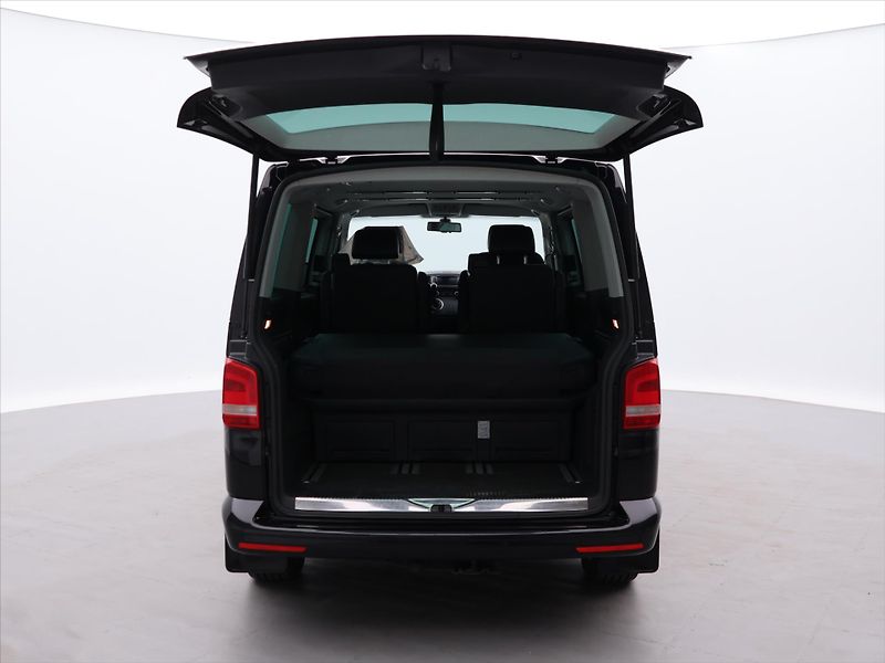 Volkswagen Multivan 2,0 TSI 150kW 4M DSG Highline - fotka 9 z 39