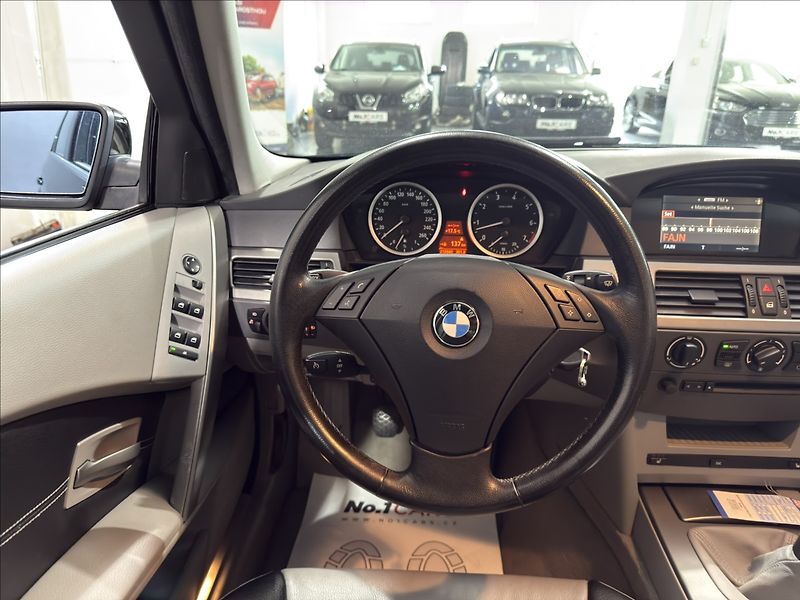 BMW Řada 5 2,2   520i V6 ANGEL SUPER STAV - fotka 24 z 38