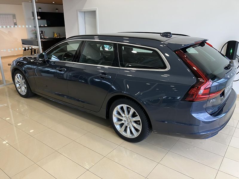 Volvo V90 B4 AWD Momentum PRO AT8, ČR - fotka 7 z 42
