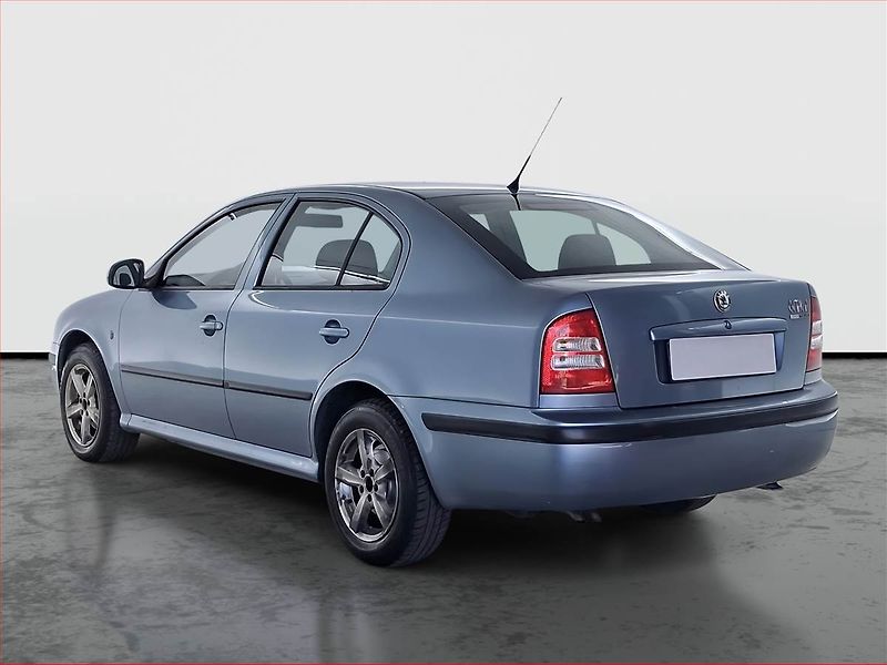 Škoda Octavia (2010) 1.6, nová STK, dobrý stav - fotka 4 z 18