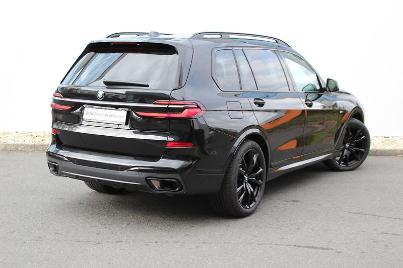 BMW X7 xDrive40d Mpaket CZ - fotka 2 z 26