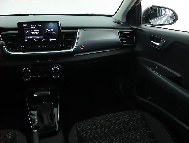 Kia Stonic (2023) Exclusive 1.0 T-GDI, EXCLUSIVE - fotka 8 z 16