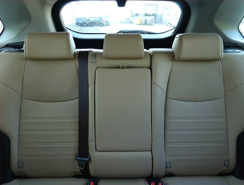 Toyota RAV4 (2019) 2.5 Hybrid - fotka 10 z 28