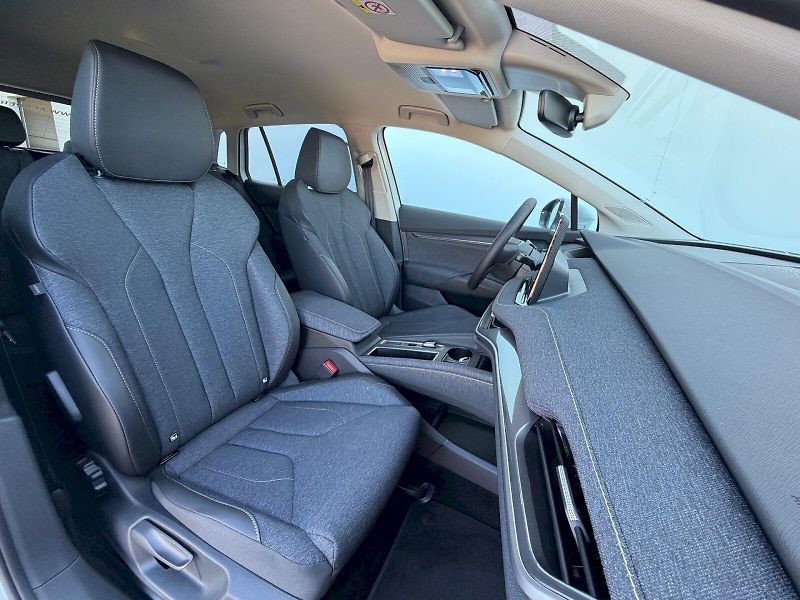 Škoda Elroq (2025) Premium Loft 50 55 kWh 125 kW - fotka 30 z 35