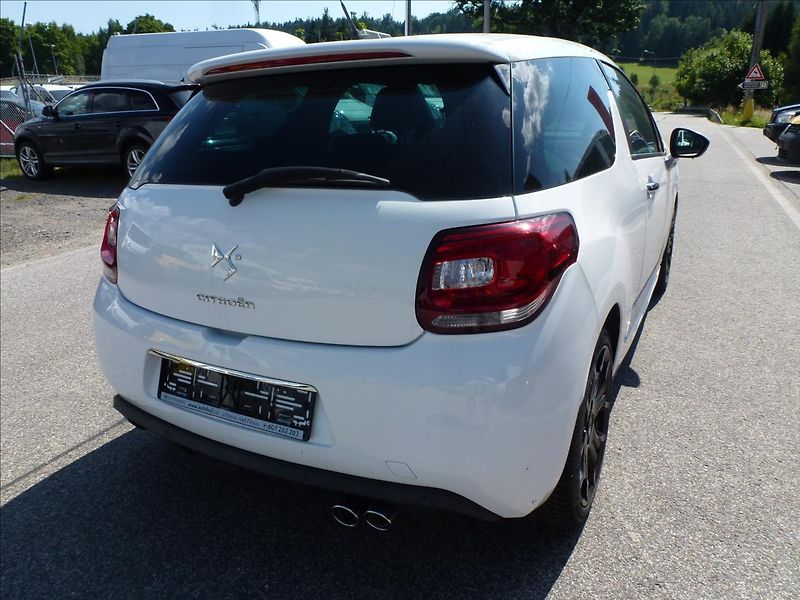 Citroën DS3 1,6 16V VTi THP SportChic - fotka 10 z 49
