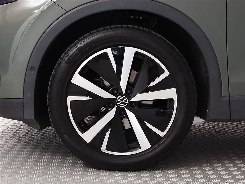 Volkswagen Tiguan (2024) 1.5 eTSI - fotka 13 z 21