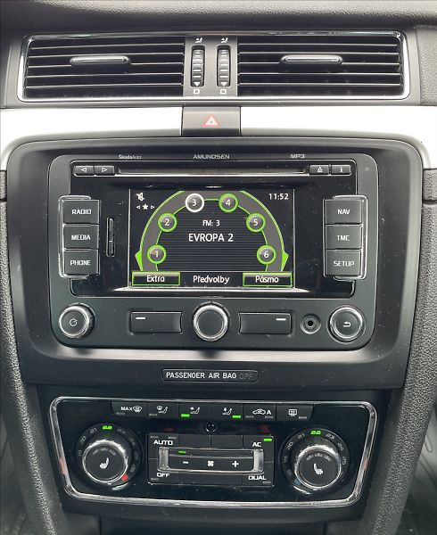Škoda Superb 2,0 TDi,103kW,STK 6/28 - fotka 15 z 23