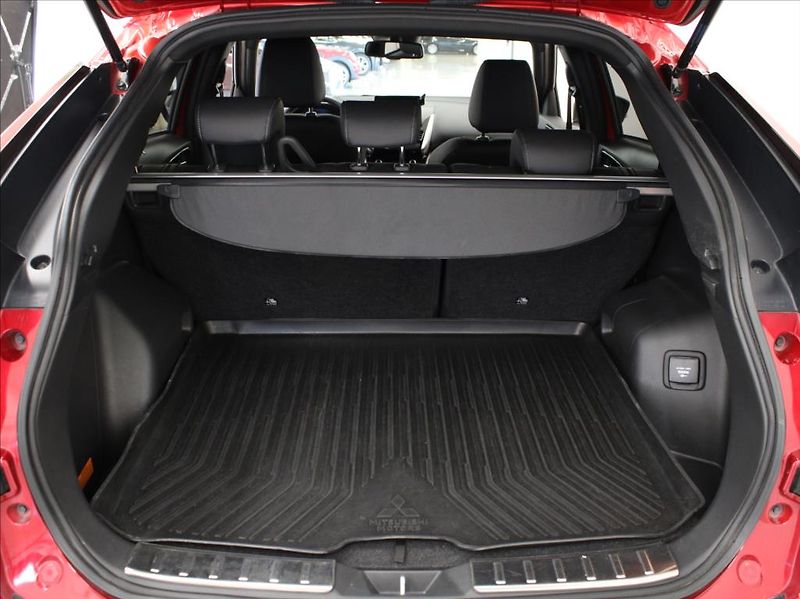 Mitsubishi Eclipse 2,4 PHEV Instyle Pano.1.maj.ČR - fotka 23 z 25
