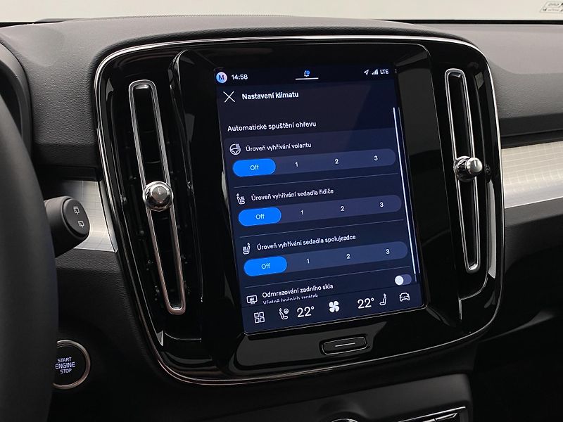 Volvo XC40 (2026) B3 AUT DARK ULTRA  - fotka 40 z 60