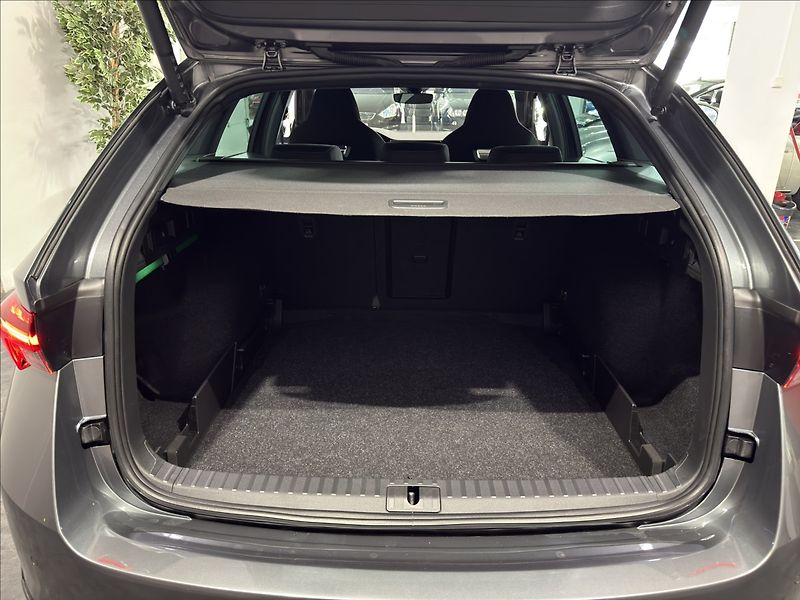 Škoda Octavia 2,0   TDI DSG REZERVACE - fotka 22 z 29