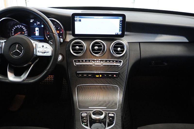 Mercedes-Benz Třídy C (2019) C300 2,0D AMG-LINE AUTOMAT - fotka 22 z 27