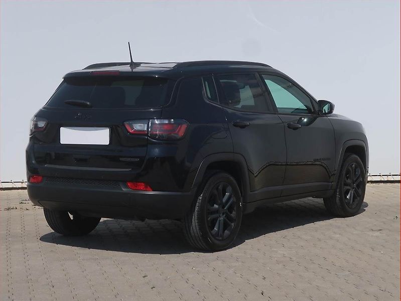 Jeep Compass (2023) 1.3 T-GDI - fotka 5 z 16