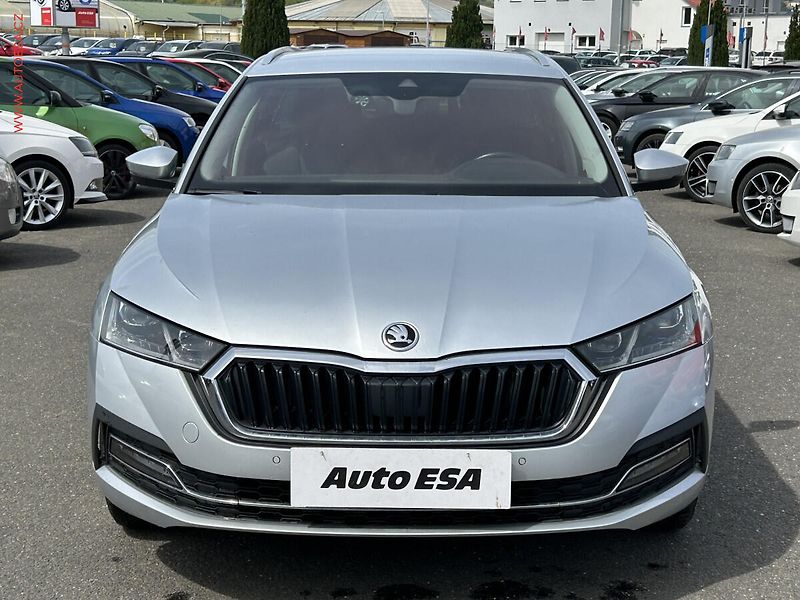Škoda Octavia (2021) 2.0 TDi, ČR, Style, TZ, +pneu - fotka 2 z 17