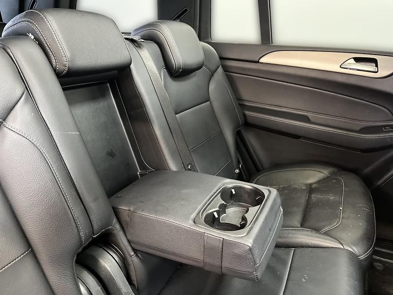 Mercedes-Benz GLS 350d 4MATIC AMG Line - fotka 23 z 25