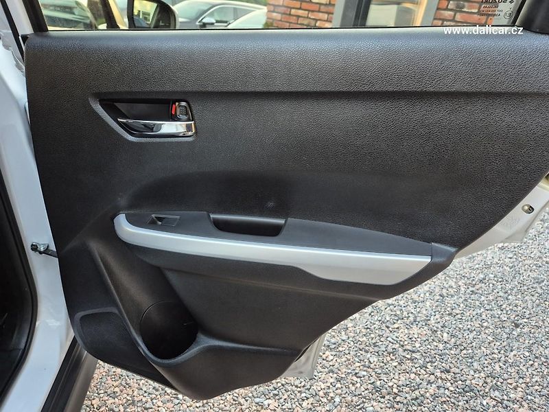 Suzuki Vitara (2016) 1.6VVT 88KW Automat COMFORT - fotka 46 z 52