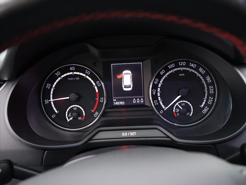 Škoda Octavia 2,0 TSI RS Challenge 1.Maj. - fotka 15 z 28