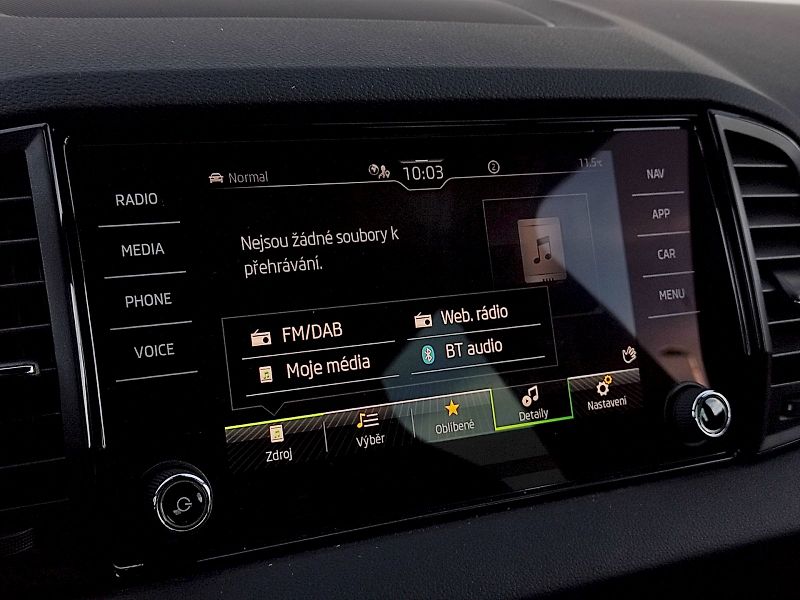 Škoda Karoq (2025) SportLine 1,5 Tsi  110 Kw - fotka 12 z 42