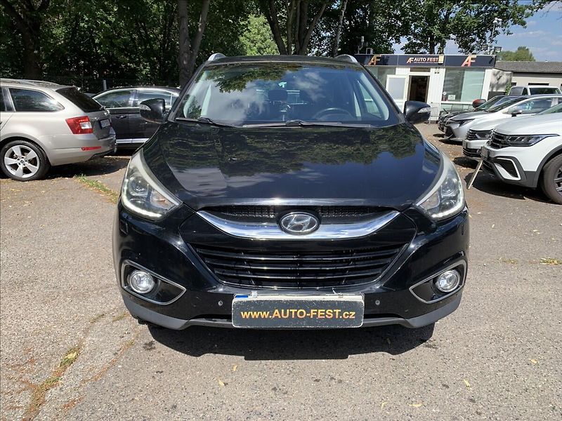 Hyundai ix35 2,0 CRDI AUTOMAT 4x4 ČR,SERVIS - fotka 2 z 17