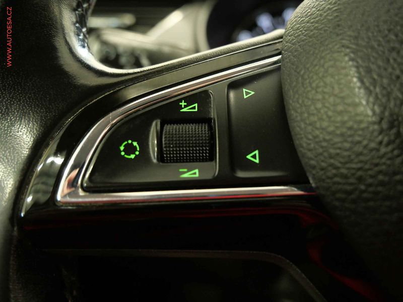 Škoda Octavia (2014) 1.4 TSi, AC, temp. - fotka 15 z 23