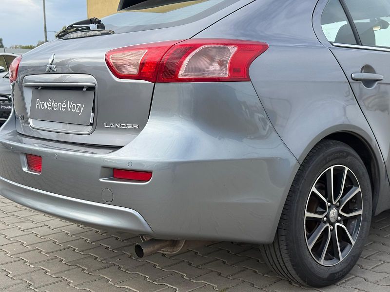 Mitsubishi Lancer 1.6i 86kW LPG - fotka 28 z 28