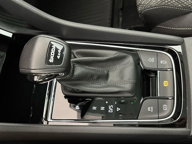 Škoda Karoq Style Exclusive 4x4 DSG - fotka 20 z 30