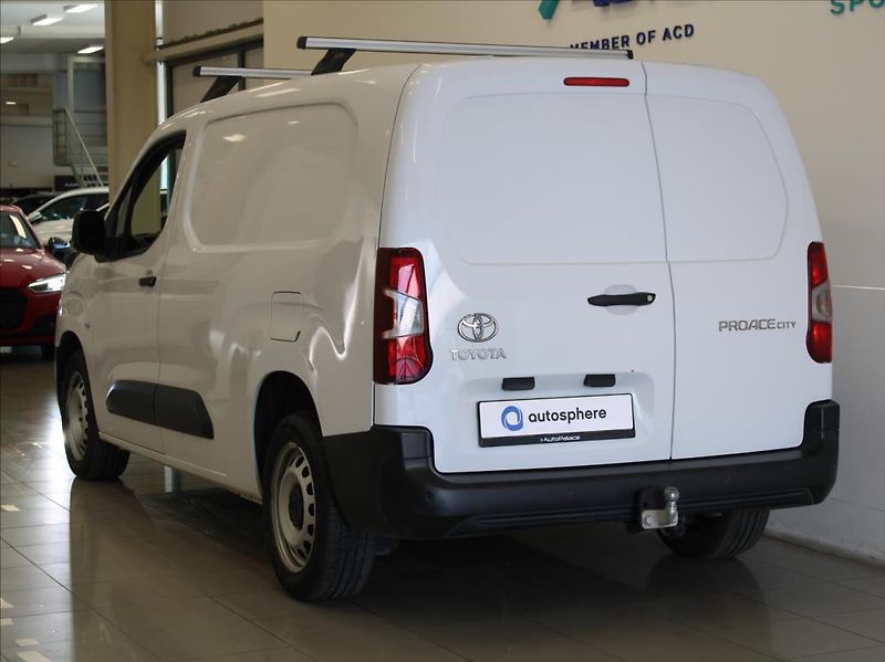 Toyota ProAce 1,5 D 75kW 102tkm. 1.maj.ČR - fotka 3 z 18