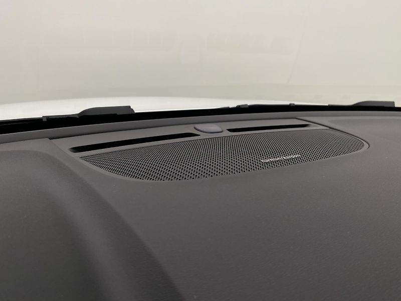 Volvo XC40 (2026) B4 AUT DARK PLUS - fotka 34 z 65