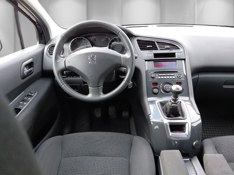 Peugeot 5008 (2014) 1.6HDi Active  - fotka 16 z 24