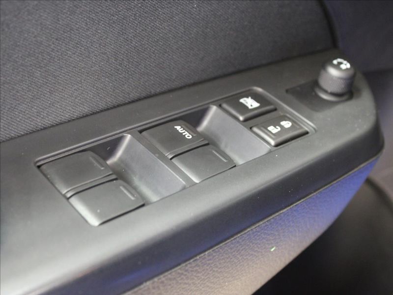 Suzuki Swift 1,2 i 4x4 pěkný stav, serv.kni - fotka 15 z 27