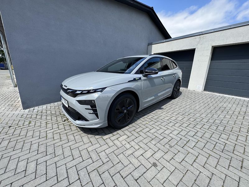 Škoda Enyaq (2025) RS 4x4 82 ČR ZÁRUKA 1 MAJITEL - fotka 32 z 35