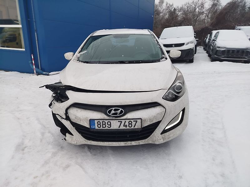 Hyundai i30 - fotka 22 z 25