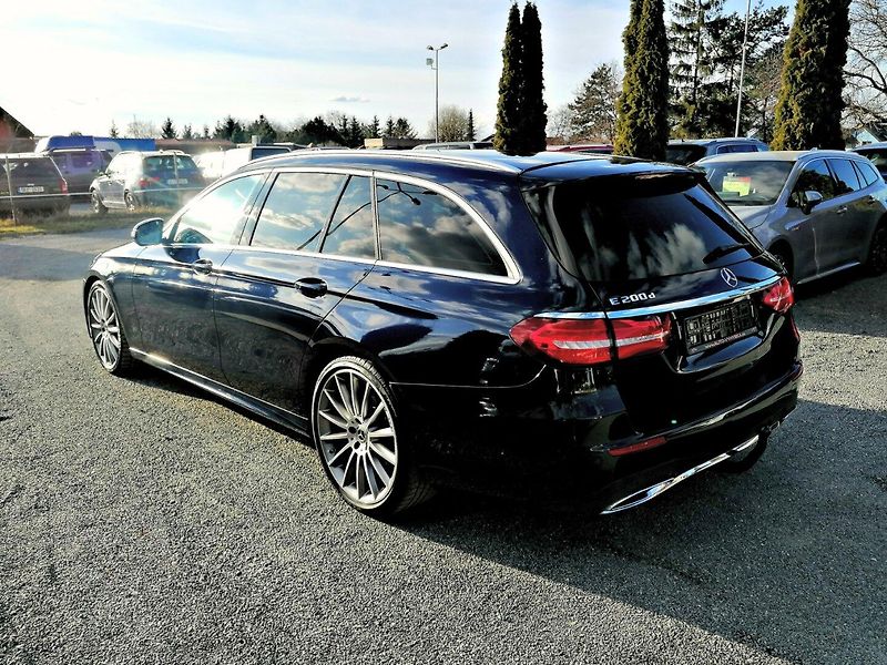 Mercedes-Benz Třídy E (2019) 200D AMG - fotka 5 z 35