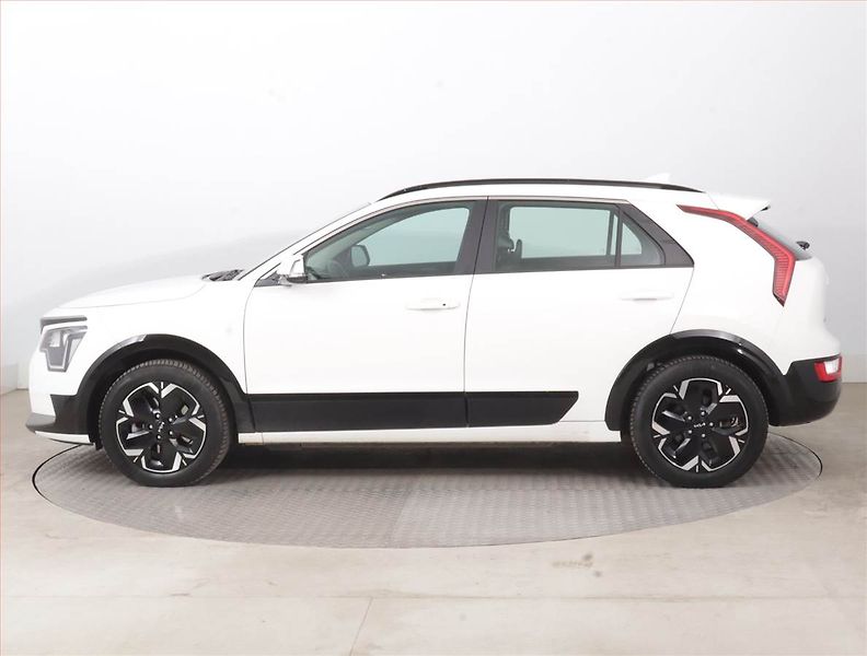 Kia Niro (2023) EV, SoH 100% - fotka 3 z 18