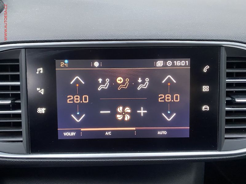 Peugeot 308 (2019) 1.5 HDi, Allure, navi - fotka 16 z 18