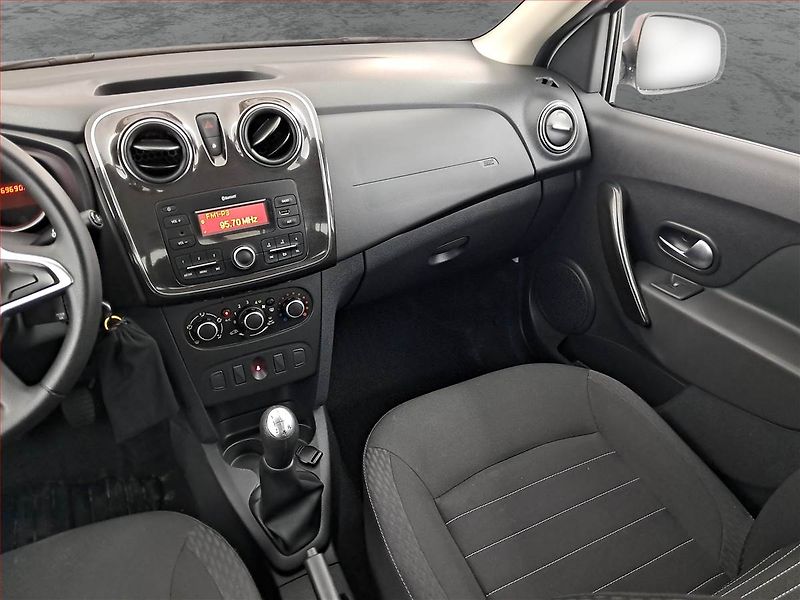 Dacia Logan (2020) 1.0 SCe, ČR,1.maj - fotka 8 z 14