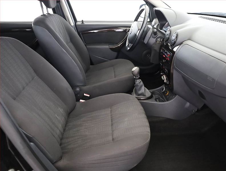 Dacia Duster (2011) 1.5 dCi, 4X4 - fotka 7 z 12