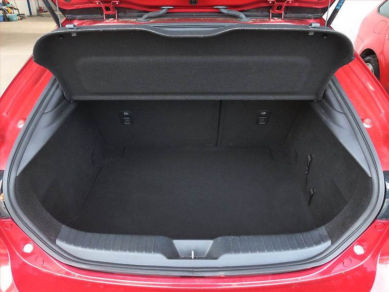 Mazda 3 (2019) 2.0 Skyactiv-G, ČR,1.maj, Navi - fotka 14 z 18