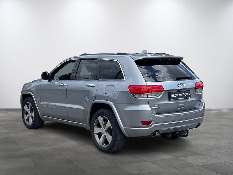 Jeep Grand Cherokee Overland, 1. maj. TZ,PANO,DPH - fotka 3 z 25