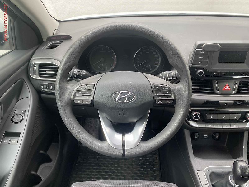 Hyundai i30 (2021) 1.6 CRDi, 1.maj,ČR, Smart, AC - fotka 11 z 16
